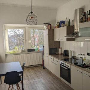 Schöne renovierte Wohnung - ruhig & zentral gelegen: 2-ZKB mit Einbauküche