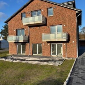 Leben an der Elbe! Neubau, 5-Zimmer Dachgeschosswohnung mit Blick auf die Elbe, Balkon und Garten