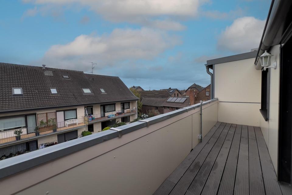 Raum zum Wachsen: Lichtdurchflutete Maisonette mit Dachterrasse – Bild 2