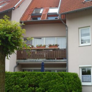 Wohnung mit großem Balkon und Blick ins Grüne
