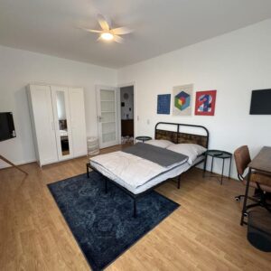 Erstbezug! Möbliertes Privat Zimmer in renovierter 4er WG am Dornbusch