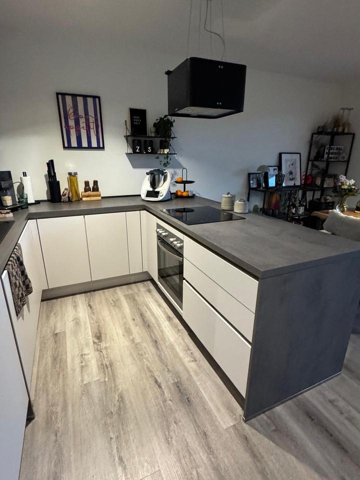 Neubau Wohnung mit Garten, Terrasse & EBK - Erdwärme, Aufzug, Stellplatz usw. – Bild 4