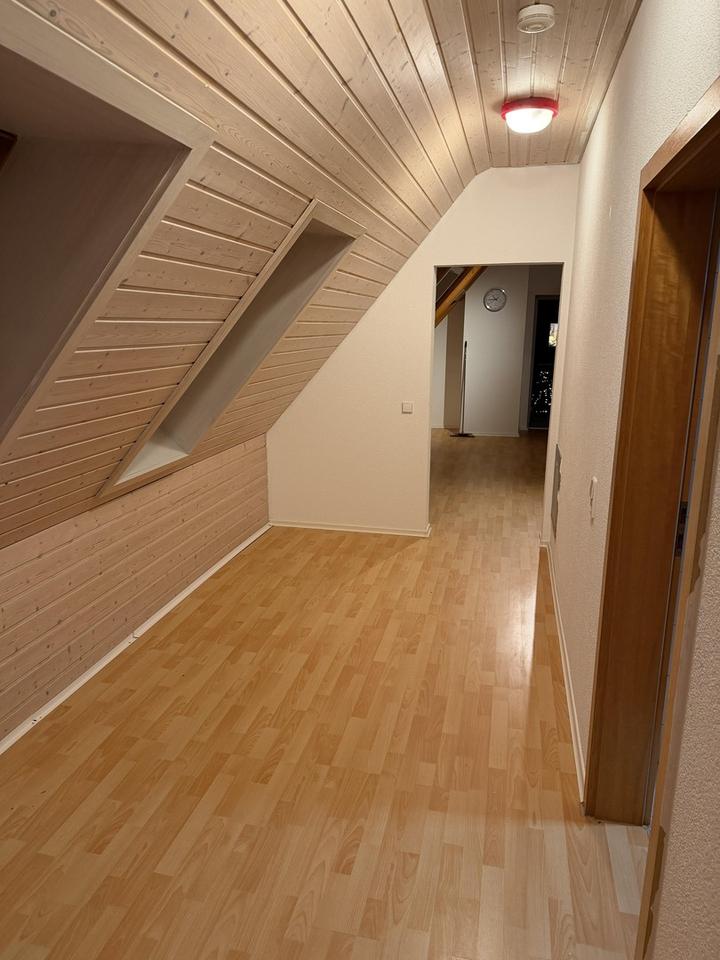 2,5 Zimmer Dachgeschoss Wohnung – Bild 7