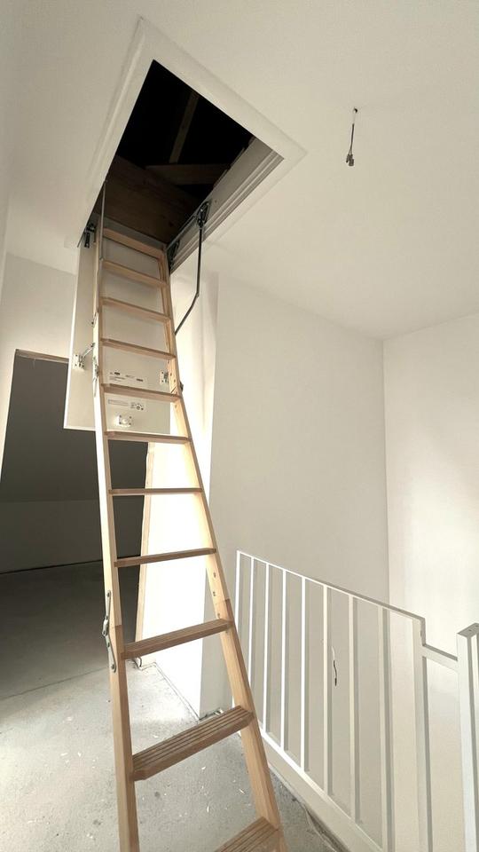 Ruhe mit Blick über Felder: Exklusives wohngesundes Plusenergie-Doppelhaus, S-Bahn fußläufig – Bild 15