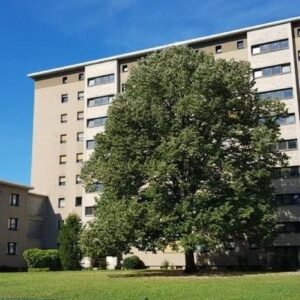 sofort Einzugsbereit, kpl. renovierte 3 Zimmerwohung im 1. OG, ohne Maklerkosten