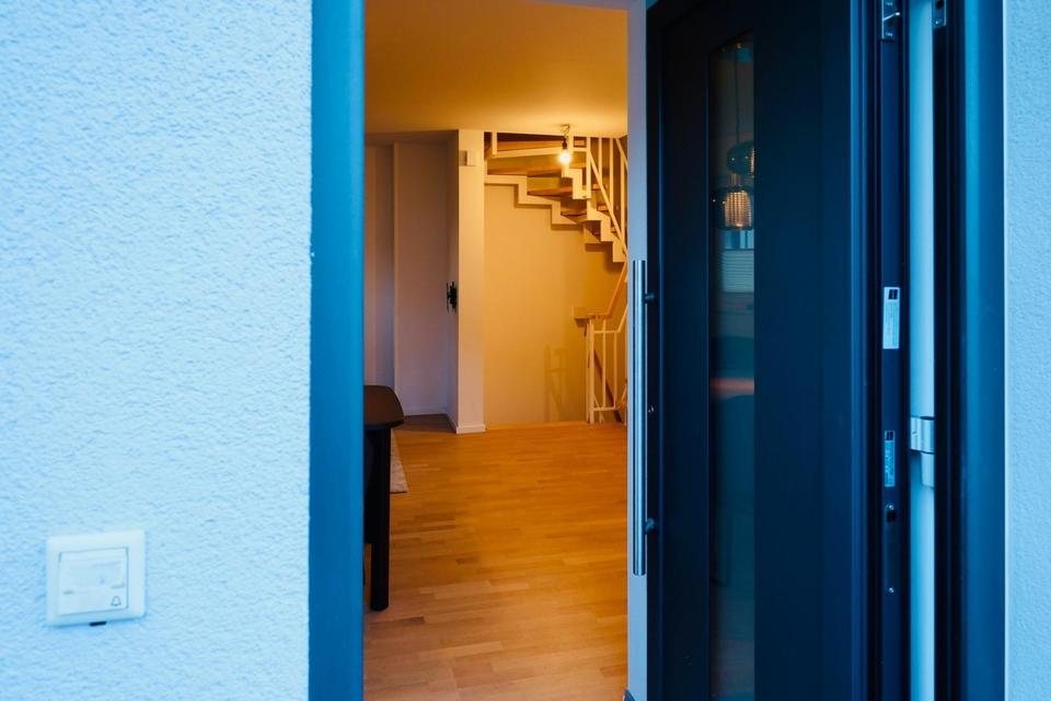 Wunderschönes neuwertiges Stadthäuschen mit viel Privatsphäre - klein und fein! – Bild 2