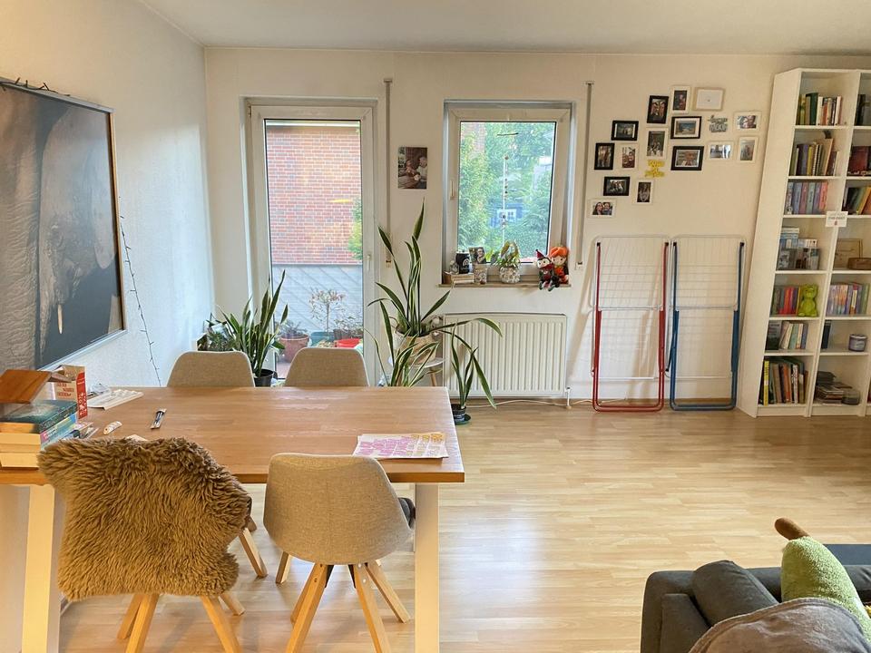 Obergeschosswohnung mit schönem Balkon Stadtnah – Bild 3