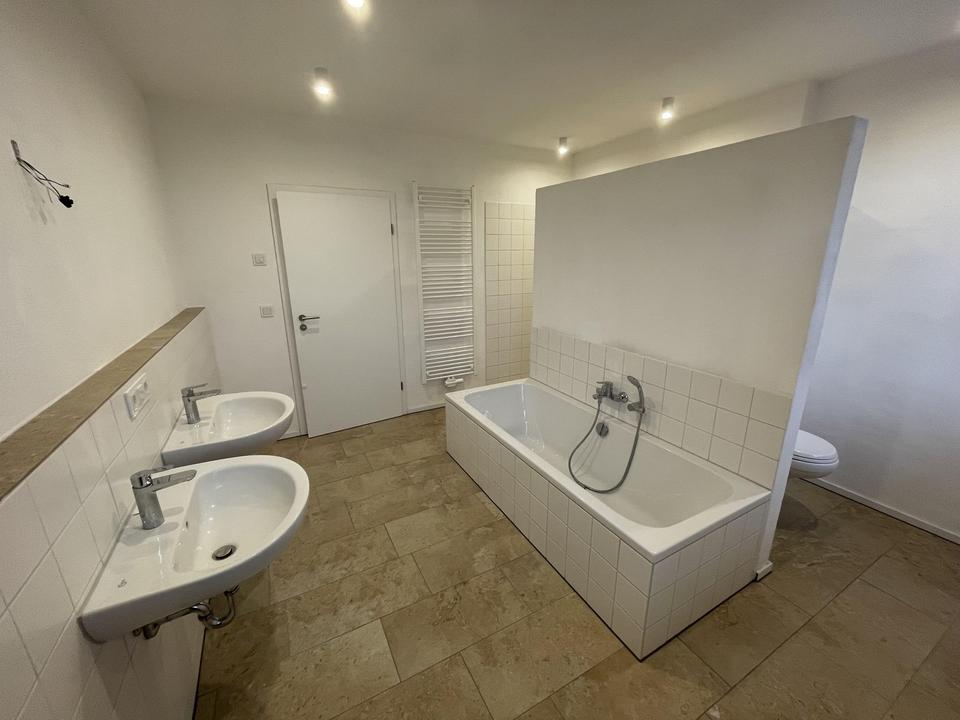 4 Zimmer Wohnung 1. OG – Bild 5