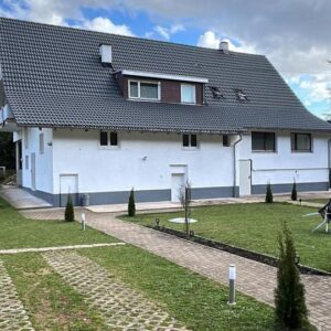 Haus mit baugrunstück