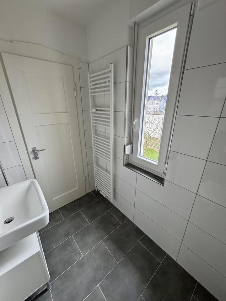 Moderner Altbau mit Stil - Renovierte 3-Zimmer-Wohnung mit Einbauküche & Balkon – Bild 10