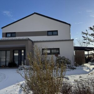 Modernes, hochwertiges EFH (Bj. 2020) mit PV-Anlage und großem Grundstück in ruhiger Naturlage