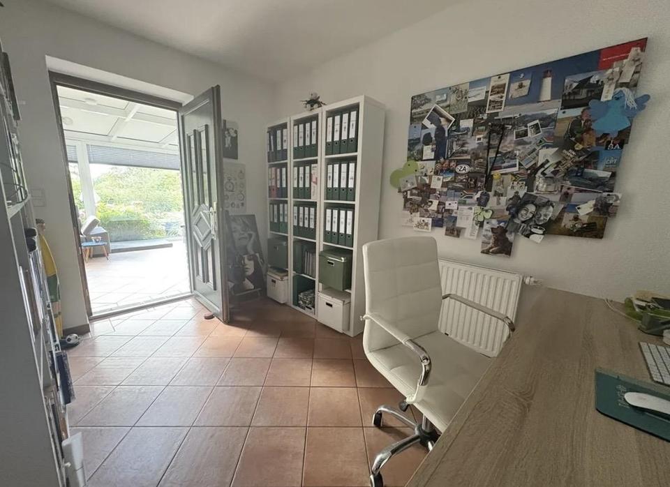 Attraktives Einfamilienhaus mit Wintergarten und Garage in ruhiger Lage – Bild 23