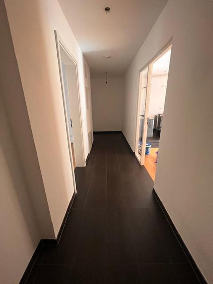 Schöne, lichtdurchflutete voll möbilierte zwei Zimmer Wohnung in Ludwigsvorstadt – Bild 13