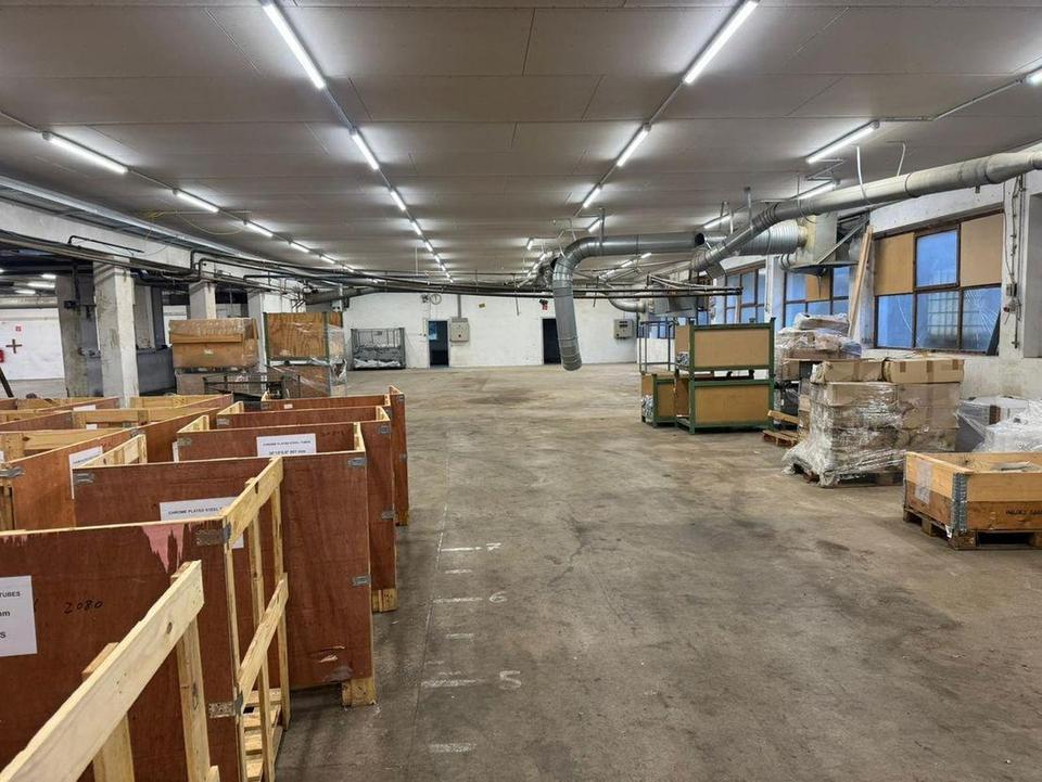 Prdouktions- /Lagerhalle mit Verwaltungsgebäude – Bild 3