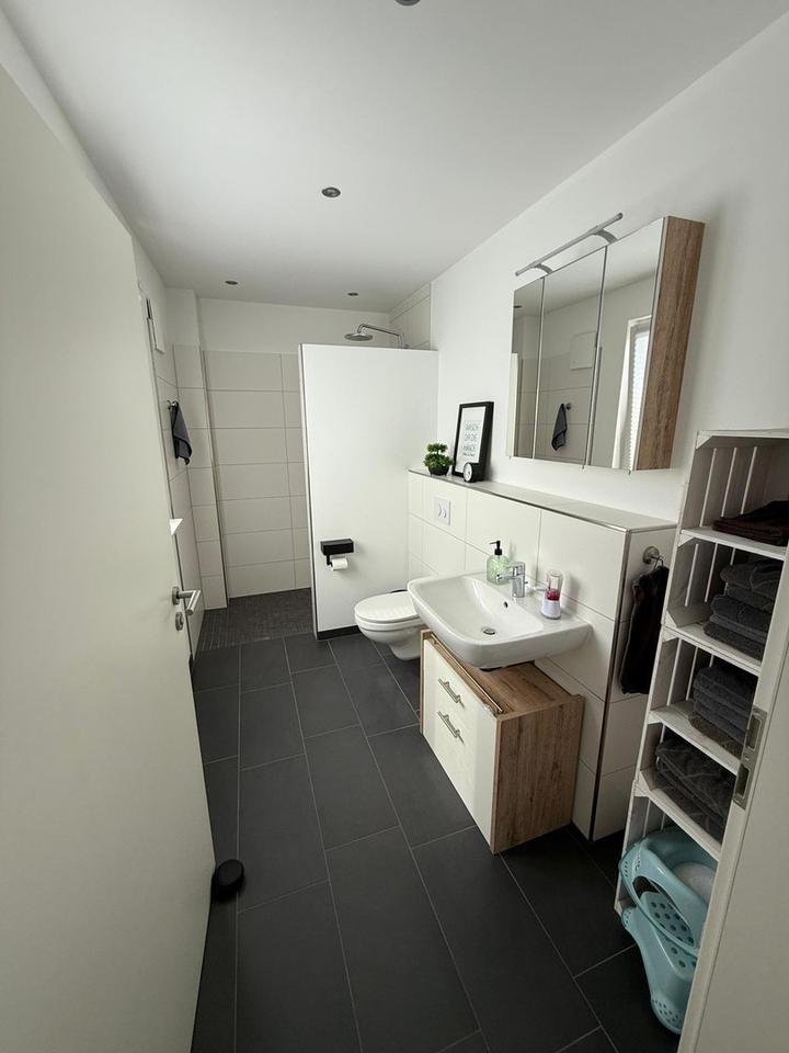 Provisionsfrei! Neuwertiges Einfamilienhaus mit großer Terrasse & Garten – Bild 8