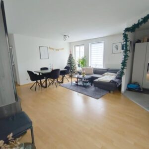 Schöne, helle 3,5 Zi- Wohnung mit EBK, Balkon und Carport in Bad Wimpfen