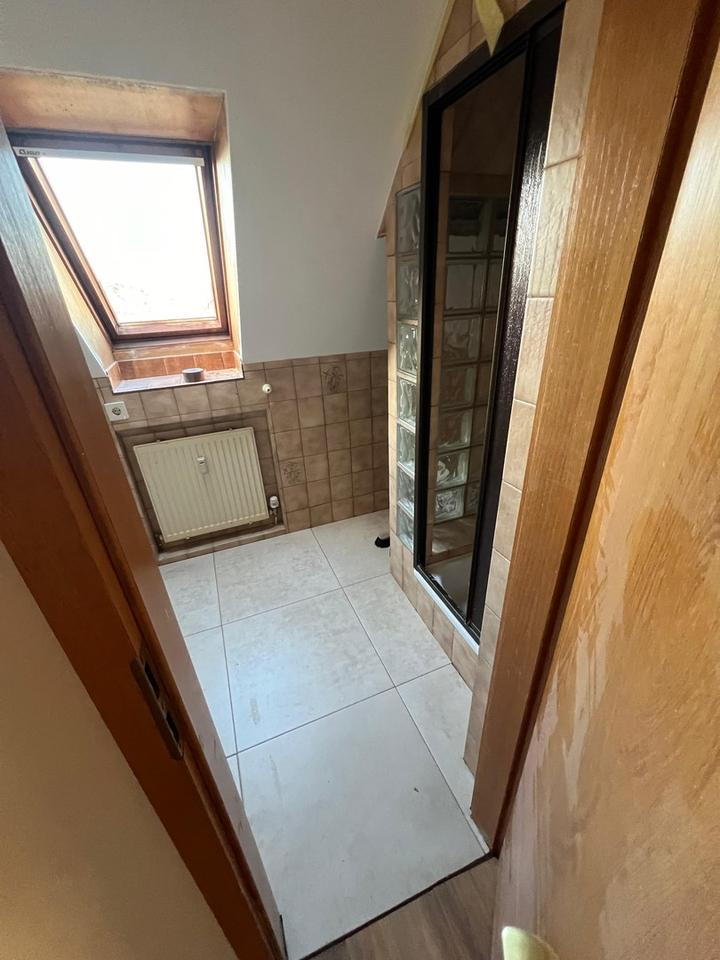 Sanierte 2 Zimmer Dachgeschosswohnung mit Küche und Sauna – Bild 8