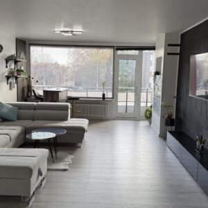 Luxuriöse, voll möblierte 3,5-Zimmer-Wohnung mit Balkon im 3. OG in Köln-Weiden