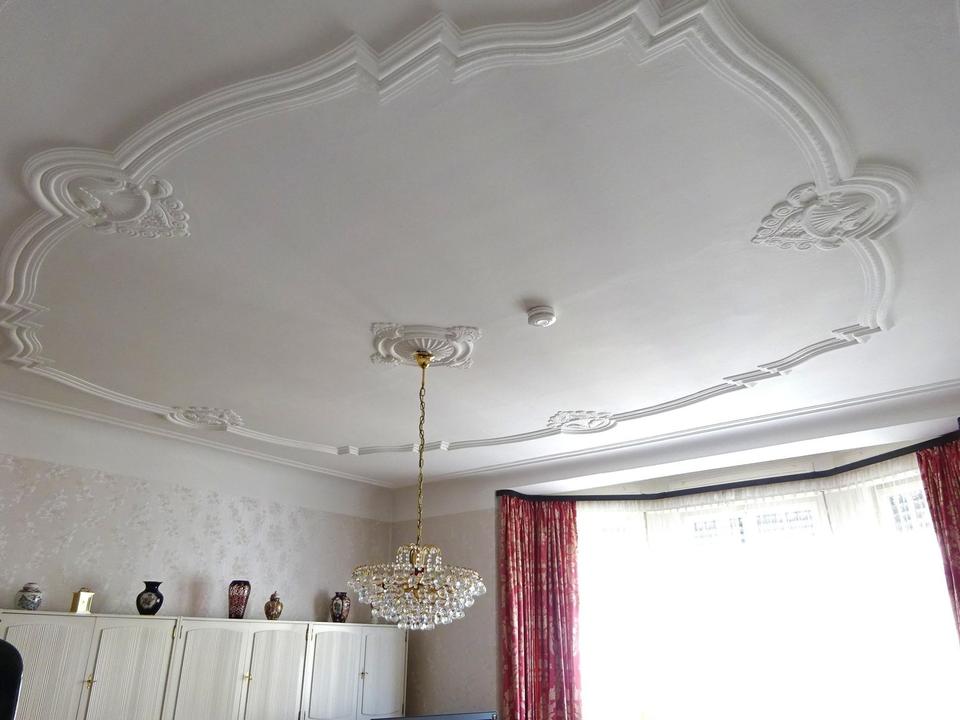 Provisionsfrei! Charmante 3-Zi.-Whg m. Balkon am Hölderlinplatz (Stgt-West) – Bild 2