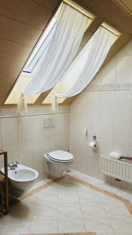 Moderne 4,5-Zimmer-Wohnung mit Balkon – ca. 130 m² in ruhiger Lage von Tauberbischofsheim – Bild 8