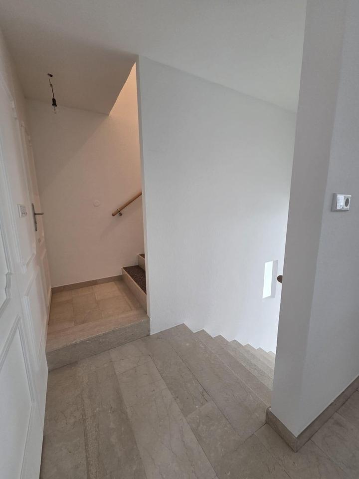 Wow-Effekt am Schlössle: Saniertes Split-Level-Haus mit 3,60m Deckenhöhe, Marmor und Garten – Bild 10