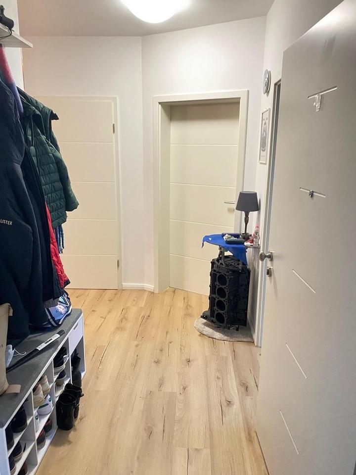 neuwertige 3 Z. Wohnung 91qm mit Gäste WC, Ankleidezimmer u. mehr – Bild 10