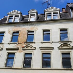 Mehrfamilienhaus mit Südhang-Garten