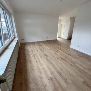 Sonnige 3 Zimmer EG Wohnung mit Balkon, Küche und Blick über Bad Mergentheim