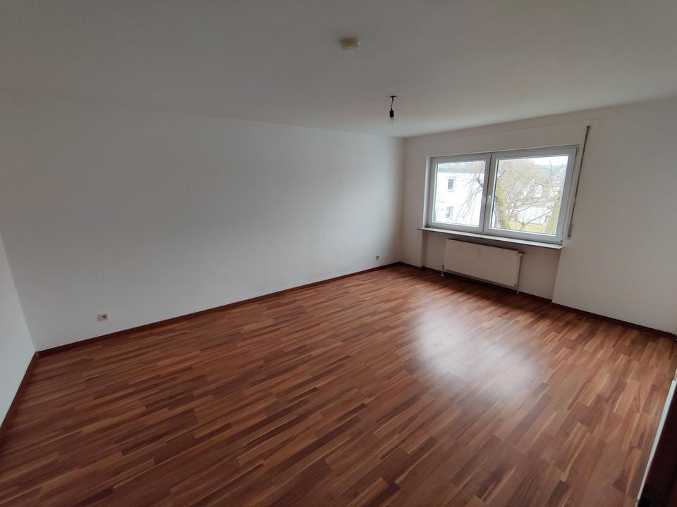 Schönes Wohnglück: Helle 2,5-Zimmer-Wohnung mit Balkon