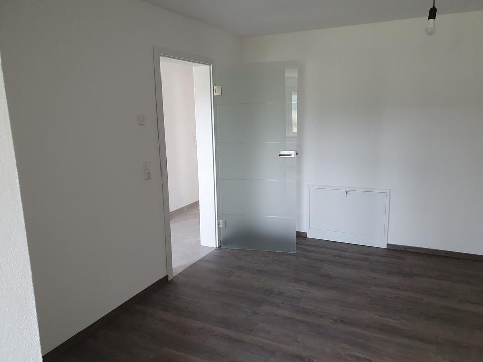 Sofort frei! Kernsanierte moderne 2-Zimmer-Nichtraucherwohnung – Bild 11