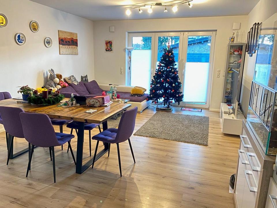 neuwertige 3 Z. Wohnung 91qm mit Gäste WC, Ankleidezimmer u. mehr – Bild 4