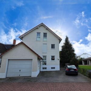 Gemütliches Zuhause mit Sonnenlicht: 3-Zimmer-Etagenwohnung in charmantem 3-Familienhaus