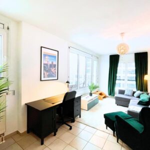 Möblierte 73 m² Dachgeschosswohnung mit Terrasse & Tiefgarage – Charlottenburg, nahe Kudamm