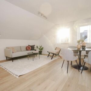 Gepflegte 2 Zi. Wohnung - provisionsfrei - bezugsbereit - gute Anbindung in BHV-Geestemünde