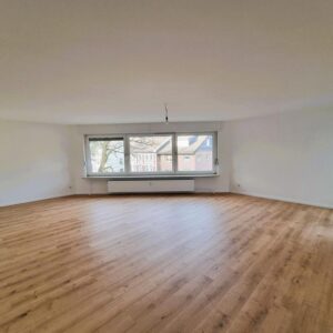 Erstbezug nach Sanierung: 3-Zi.-Wohnung mit Balkon & Terrasse, TG-Stellplatz in Bergisch Gladbach