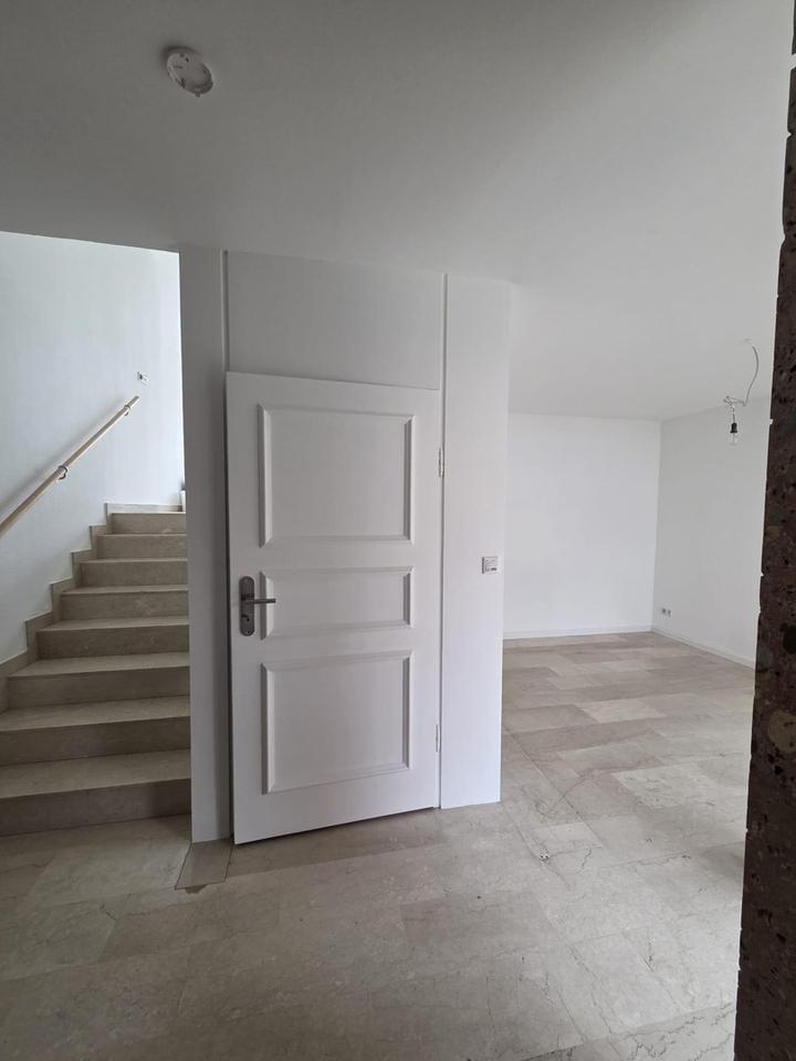 Wow-Effekt am Schlössle: Saniertes Split-Level-Haus mit 3,60m Deckenhöhe, Marmor und Garten – Bild 5