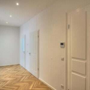 Kernsanierte 3-Zimmer-Wohnung mit großem Balkon zu vermieten