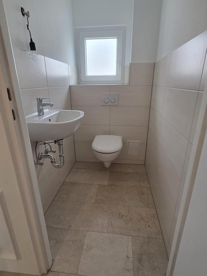 Wow-Effekt am Schlössle: Saniertes Split-Level-Haus mit 3,60m Deckenhöhe, Marmor und Garten – Bild 15