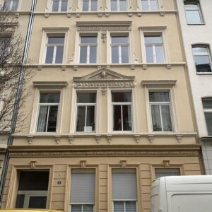 Liebevoll sanierte Altbauwohnung Trimbornstrasse an den Köln-Arcaden, Stuck, Dielenboden, EBK