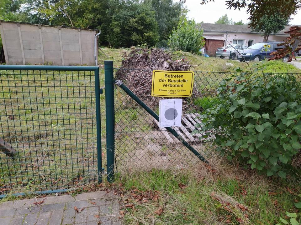 Baugrundstück mit Genehmigung für 741 qm BGF, 8 WE, für Investoren oder Bauträger - provisionsfrei