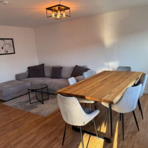 Gepflegte und helle 4-Zimmer-Wohnung mit Balkon in Südlage