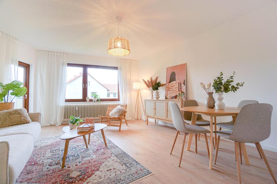 SOFORT FREI: Helle 3-Zimmer Wohnung mit großem Balkon