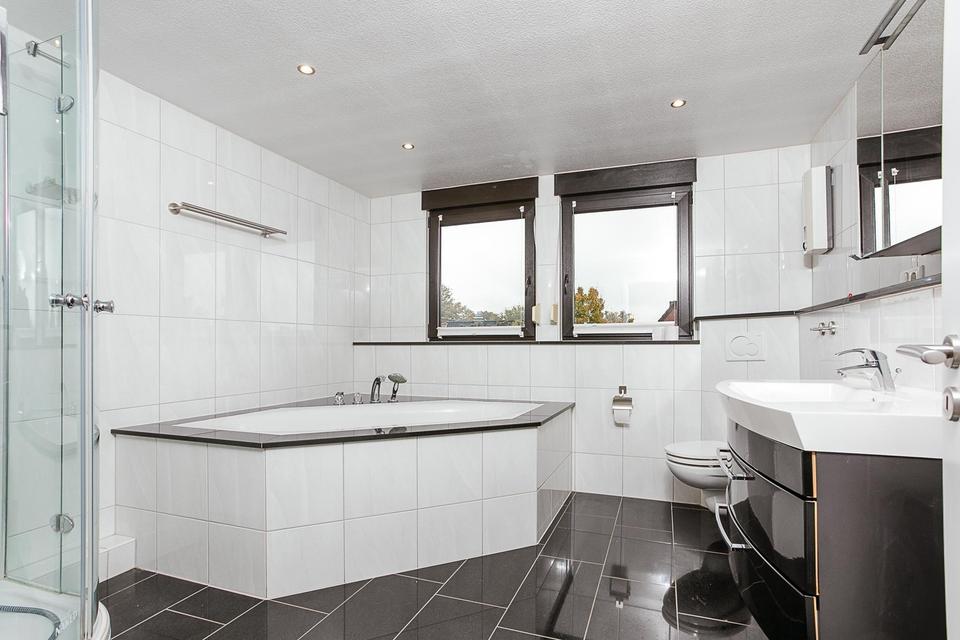 Raum zum Wachsen: Lichtdurchflutete Maisonette mit Dachterrasse – Bild 10