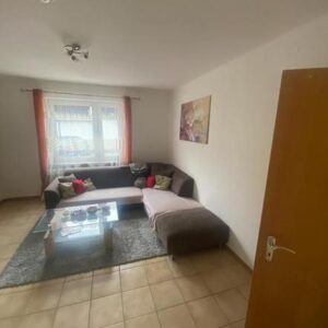 Mertesdorf, helle freundliche 2 Zimmerwohnung, Garage, Gäste-WC, Wohnküche, Einbauküche VB
